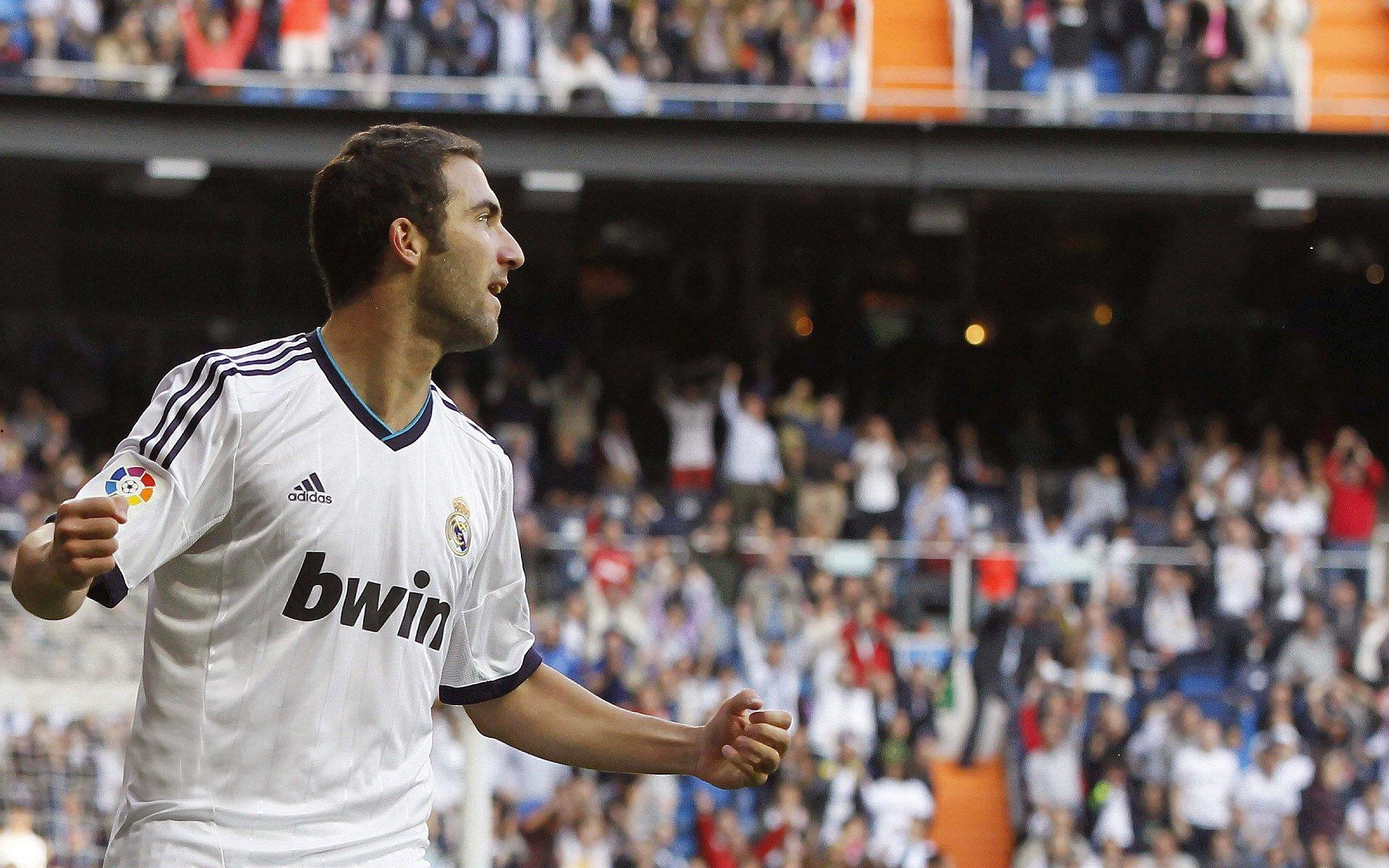 雷迪克回应里弗斯争议，我从未请求重返快艇，专注教练生涯新篇章